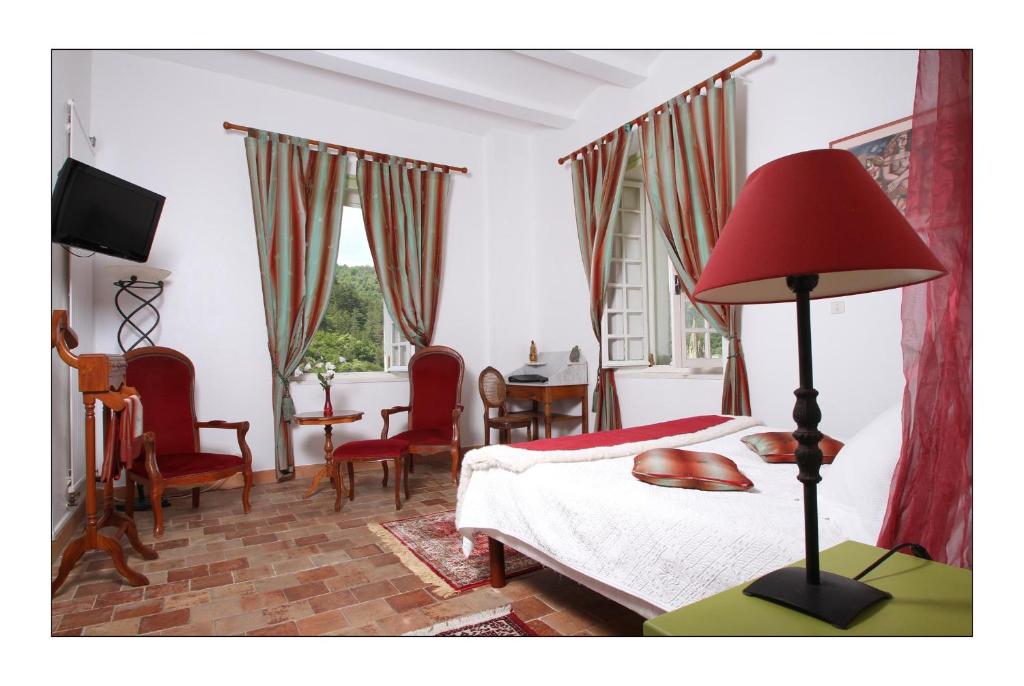 Postel nebo postele na pokoji v ubytování Villa Aimée Luxury Apartments with Heated Pool