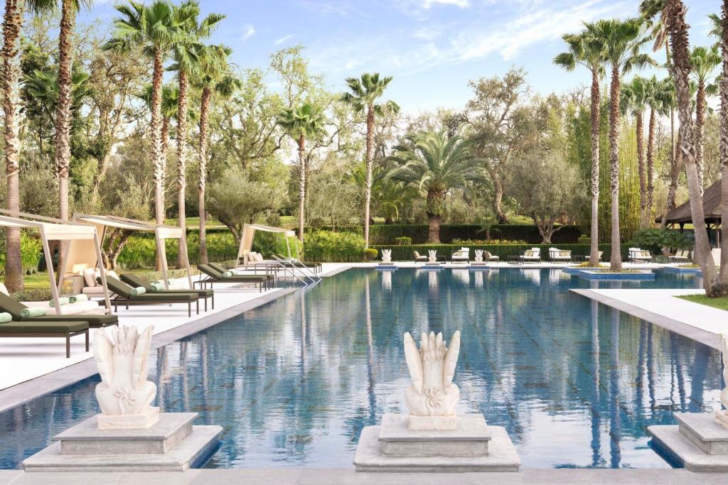 Bazén v ubytování The Ritz-Carlton Rabat, Dar Es Salam nebo v jeho okolí
