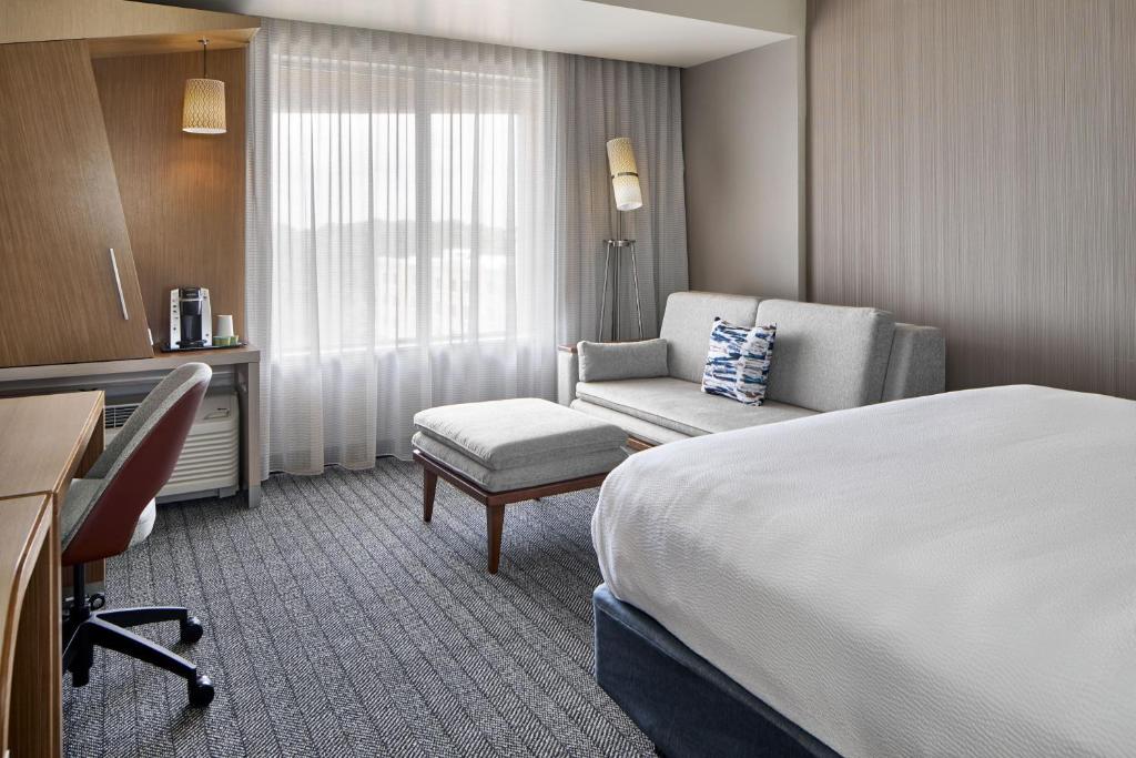 Courtyard by Marriott Atlanta NE/Duluth Sugarloaf - Camera Re Ospite Con Divano Letto