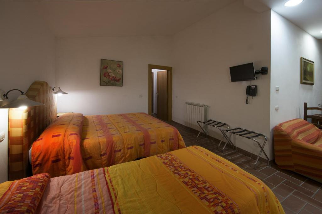 Cecco di Nara - Estudio Familiar