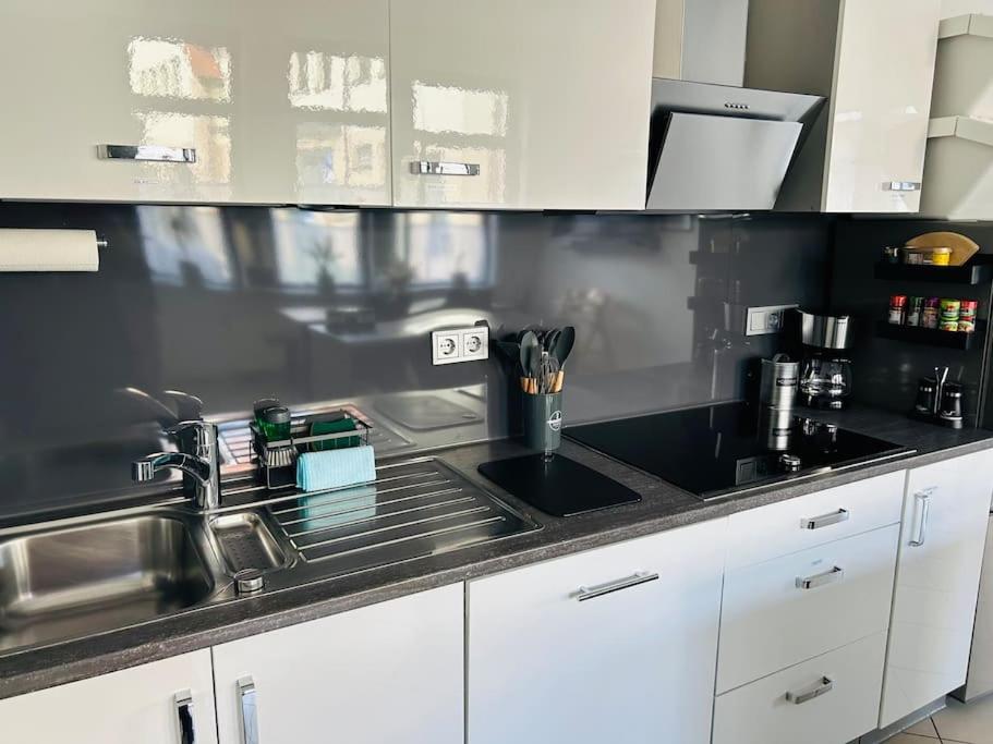 Kuchyň nebo kuchyňský kout v ubytování Ferienwohnung am Storchennest