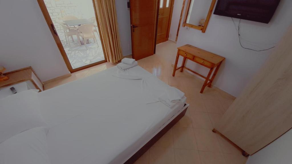 Hotel Vathi - Comfort Quadruple Room