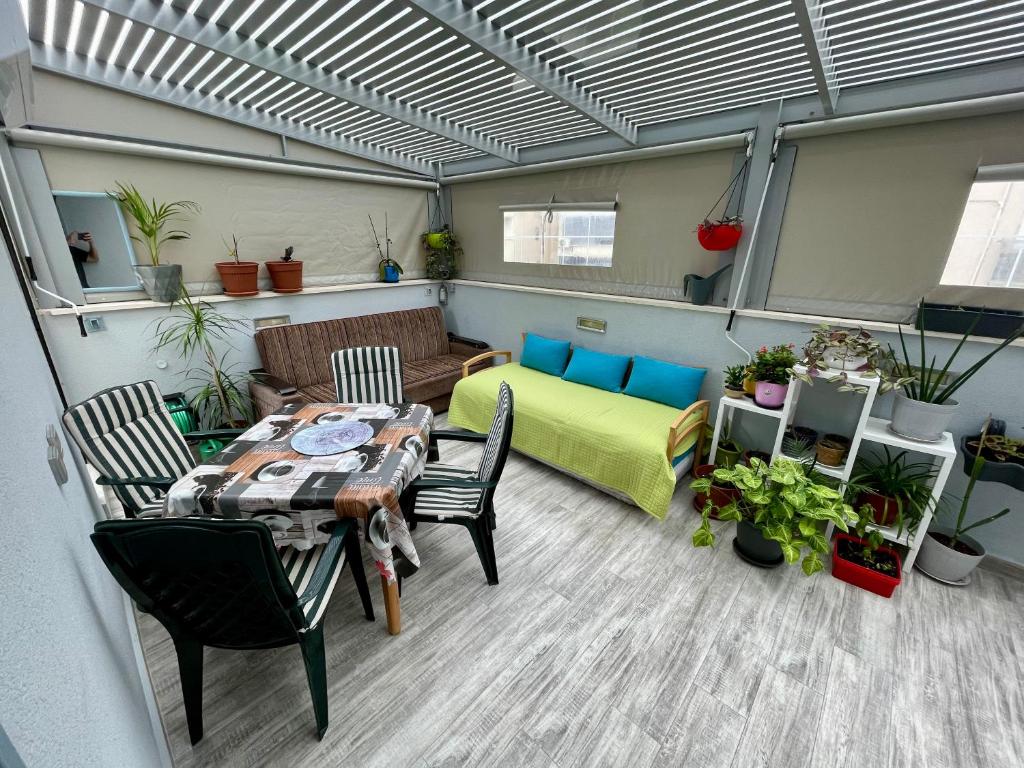 Ảnh trong thư viện ảnh của Bat Yam Penthouse Sea View ở Bat Yam