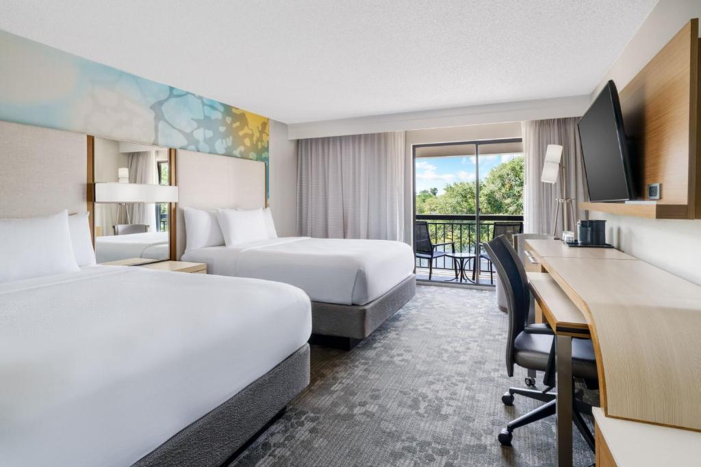 Courtyard by Marriott Orlando Lake Buena Vista at Vista Centre - Queen Room With Two Queen Beds And Balcony