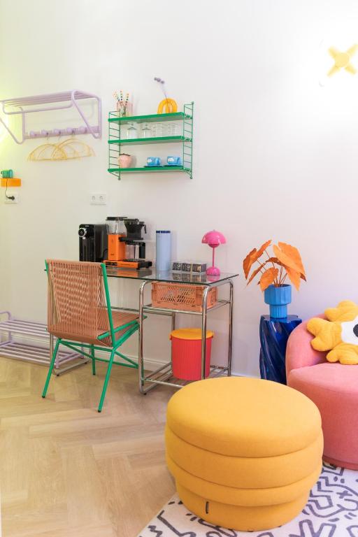 RetroPop Design Apartment , Designerzimmer für je 2 Personen, Top Lage, WIFI - Resim 19