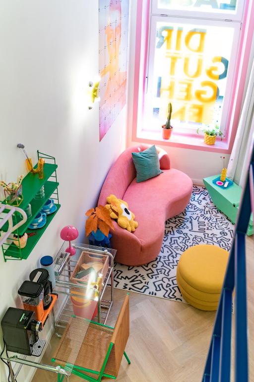 Χώρος καθιστικού στο RetroPop Design Apartment , Designerzimmer für je 2 Personen, Top Lage, WIFI
