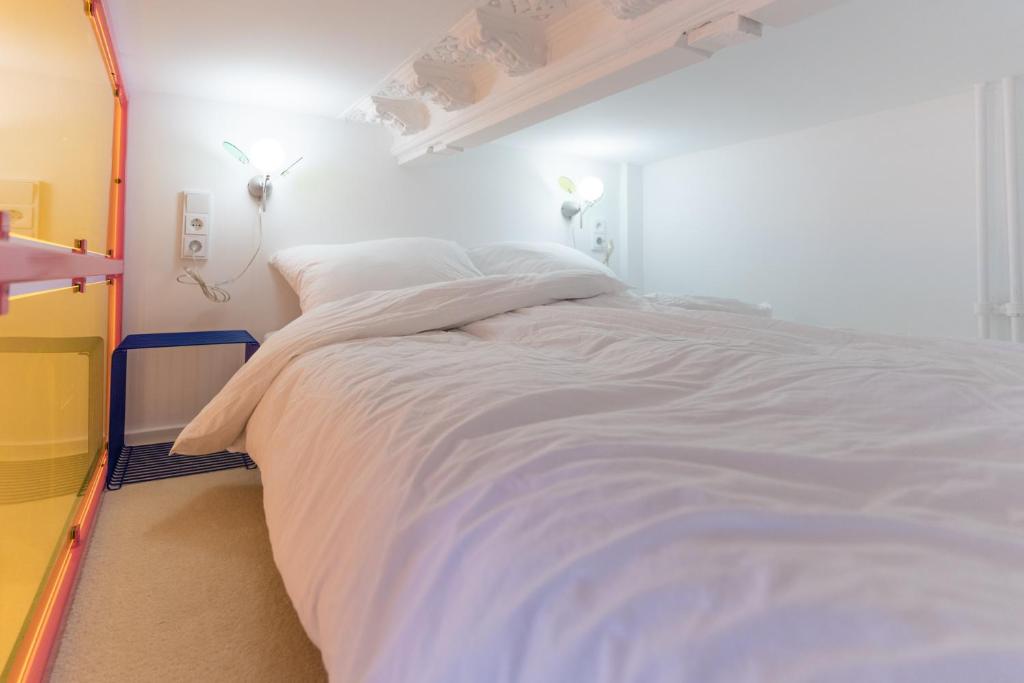 RetroPop Design Apartment , Designerzimmer für je 2 Personen, Top Lage, WIFI - Resim 34