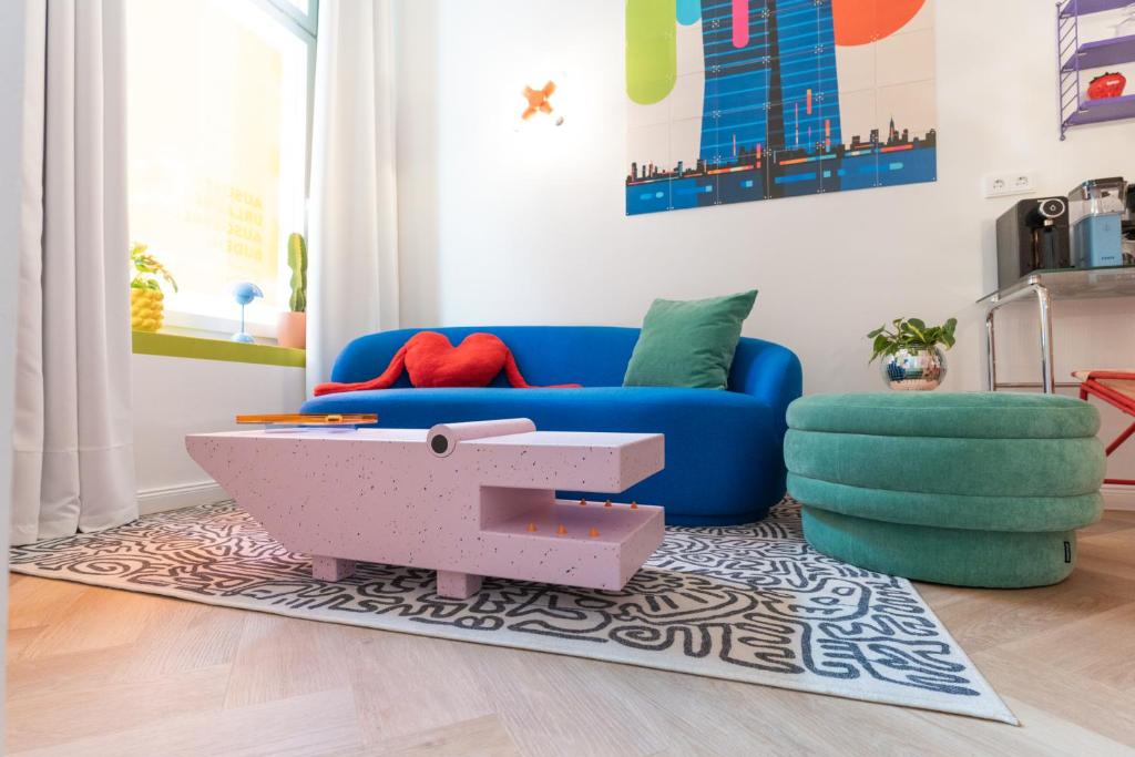 Χώρος καθιστικού στο RetroPop Design Apartment , Designerzimmer für je 2 Personen, Top Lage, WIFI