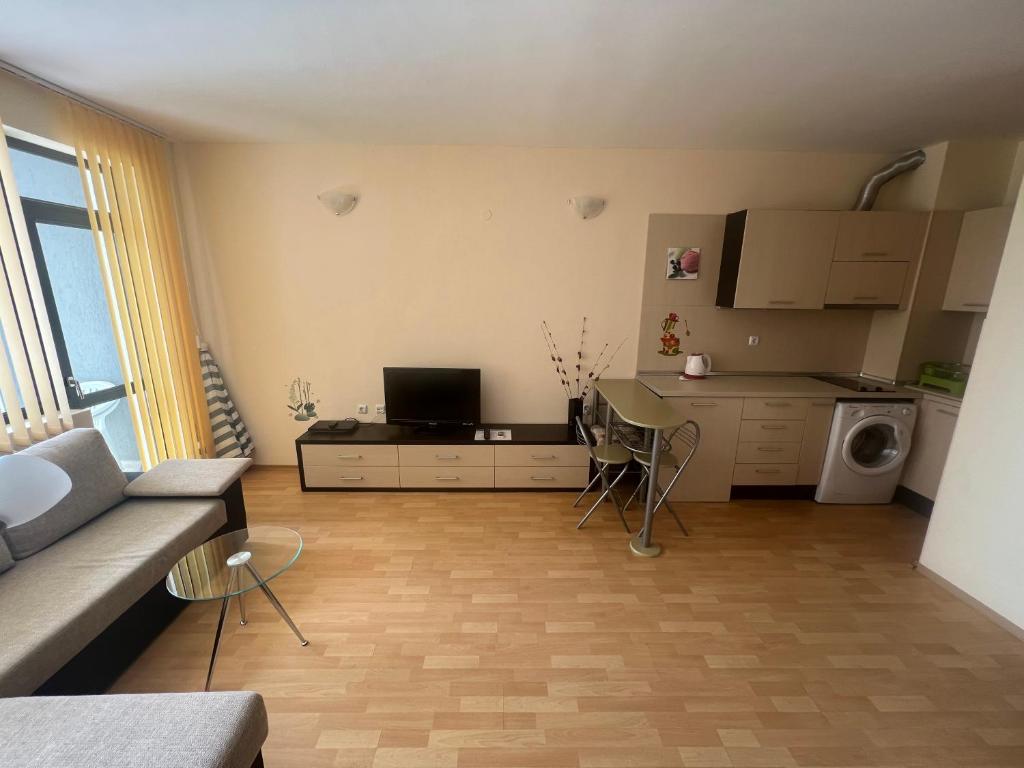 Dilov Apartments in Yalta Golden Sands - Estudio Con Vista De Piscina