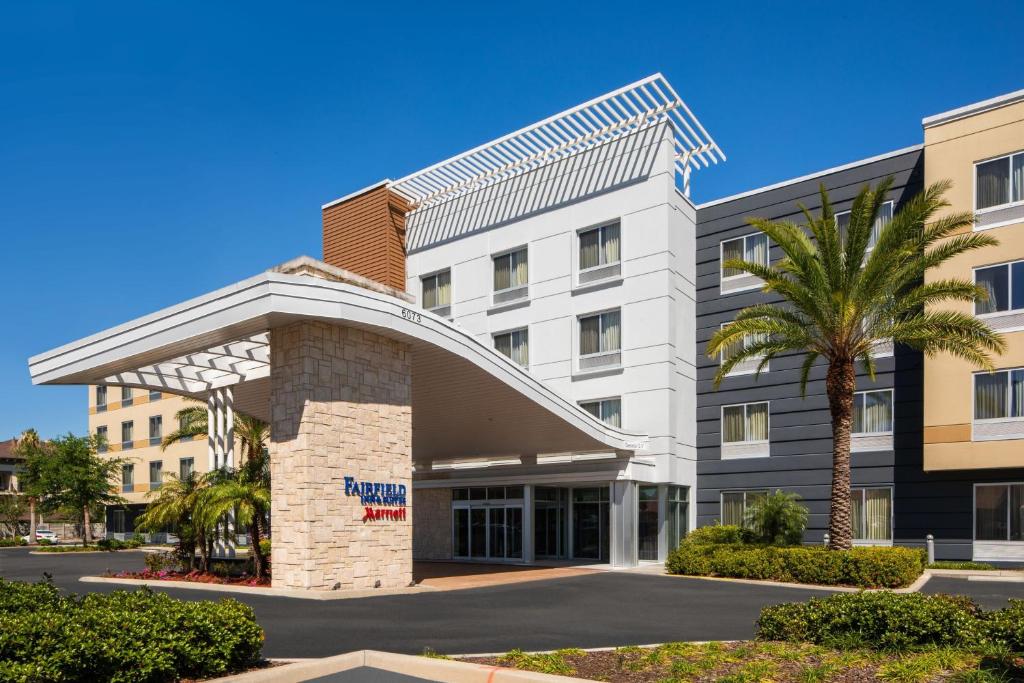 wykonanie przedniej części hotelu w obiekcie Fairfield Inn & Suites by Marriott Orlando Kissimmee/Celebration w Orlando