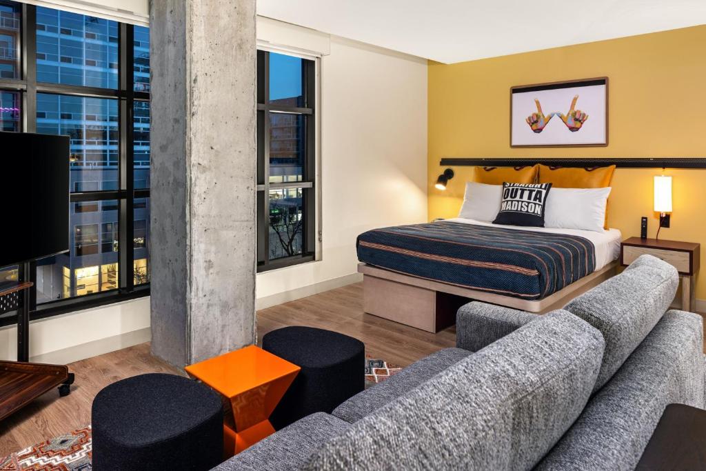 Moxy Madison Downtown - Larger Queen Room With Two Queen Beds And Sofa Bed