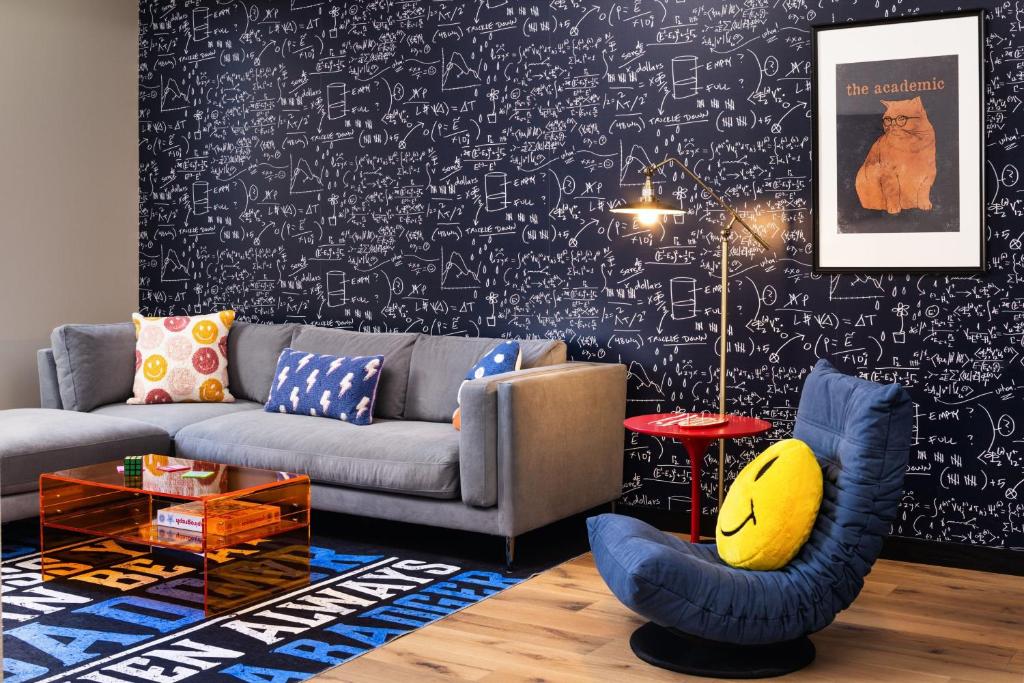 Moxy Madison Downtown photo