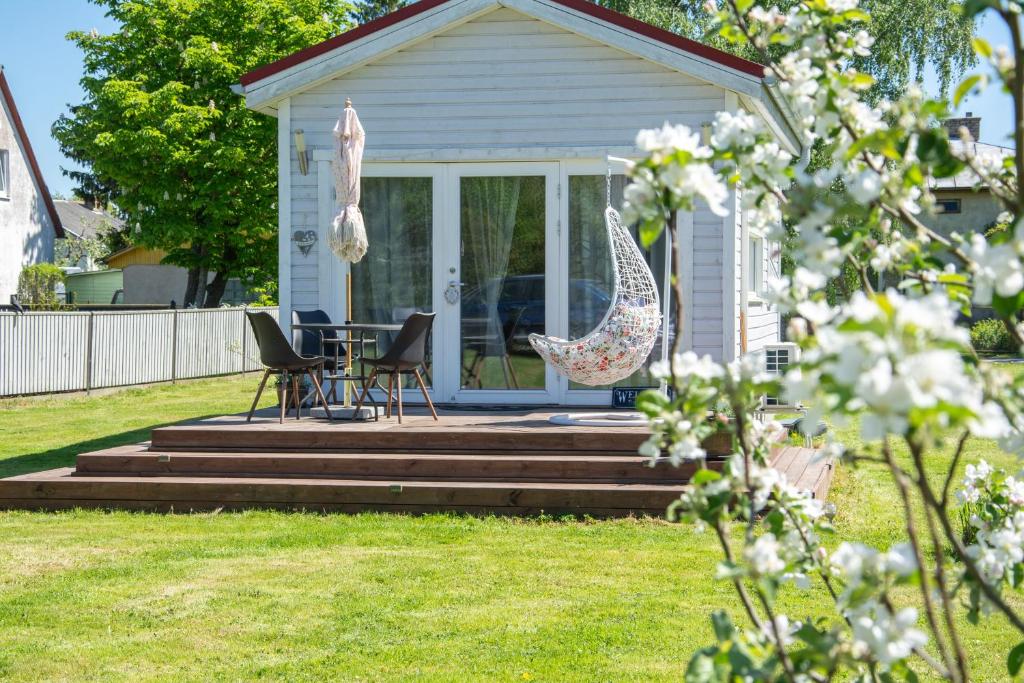 Aed väljaspool majutusasutust Elo Külalismaja