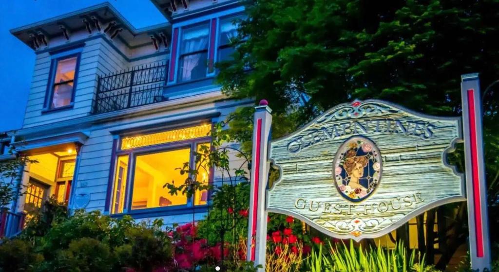 Clementine's Guest House & Vacation Rentals, Astoria, Oregon (updated prices 2024)