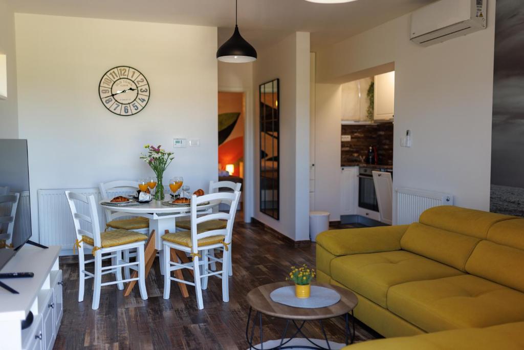 Posezení v ubytování Kula Apartman - Neretva River