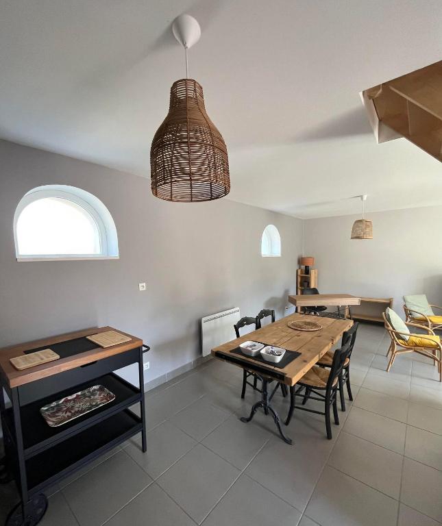 Posezení v ubytování Les Buissonnets - Mer & Campagne - Maison de vacances - 2 chambres - 1 salon - 1 salle de bains - 1 cuisine - 72 m2