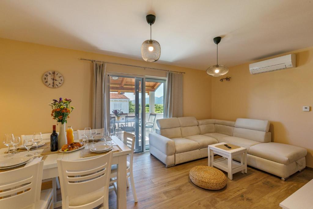 Posezení v ubytování Kula Apartman - Neretva River