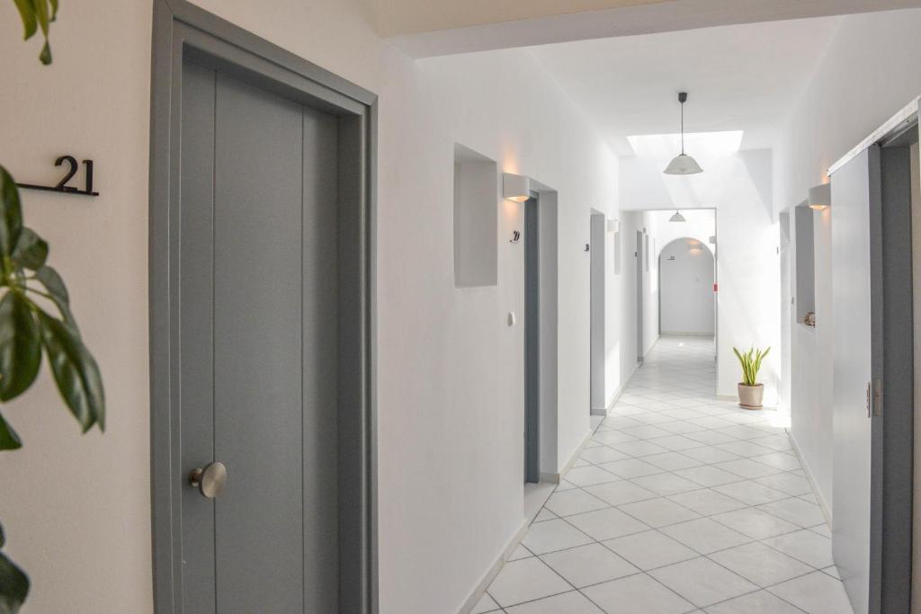 Paradise Studios - 13