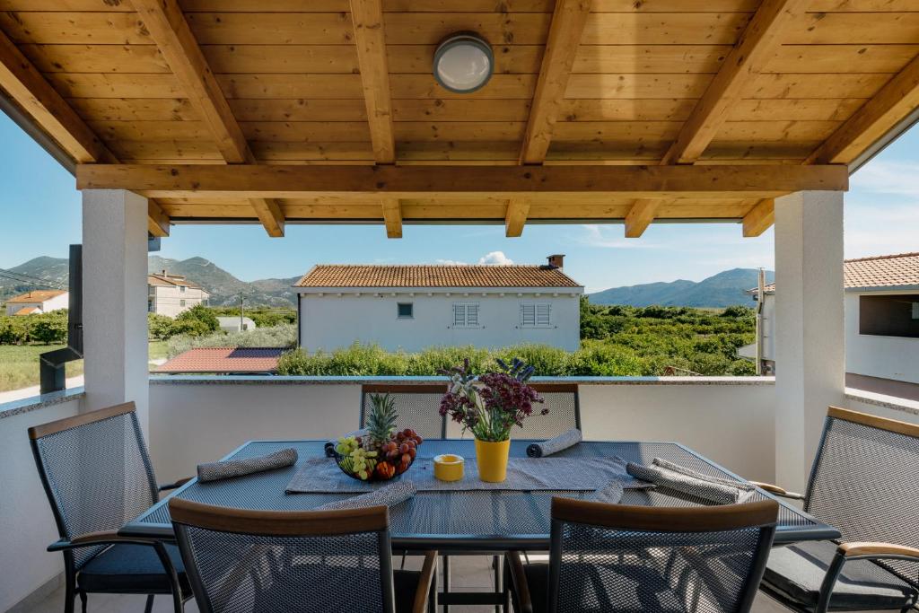 Balkón nebo terasa v ubytování Kula Apartman - Neretva River