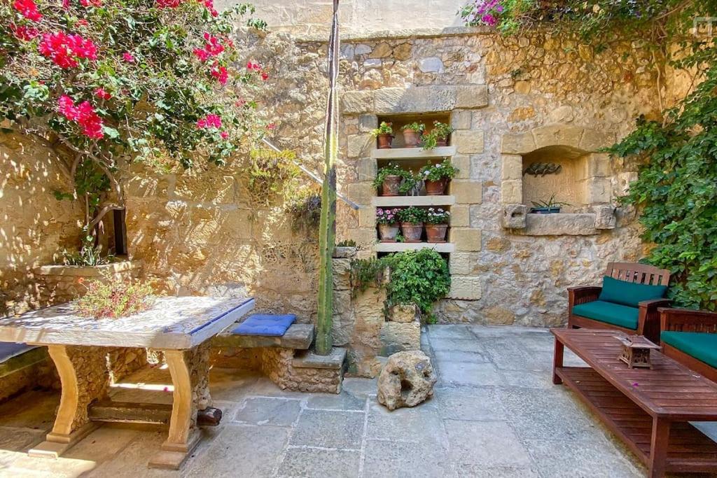 Patio nebo venkovní prostory v ubytování Mandy - The quaintest farmhouse on Gozo
