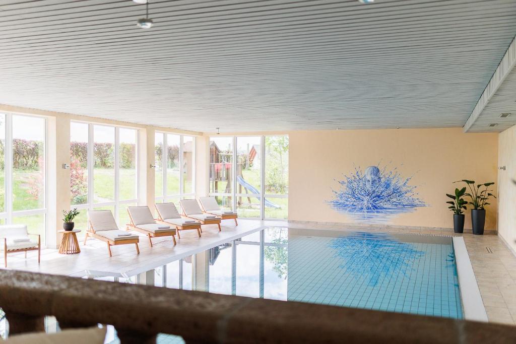 Bazén v ubytování Boutiquehotel Ochsen nebo v jeho okolí