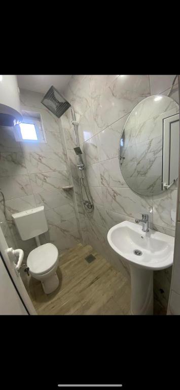 Koupelna v ubytování Casa Gazi