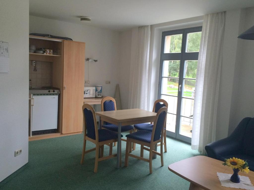 Sonnenhof - Apartment With Balcony (3 Adults)