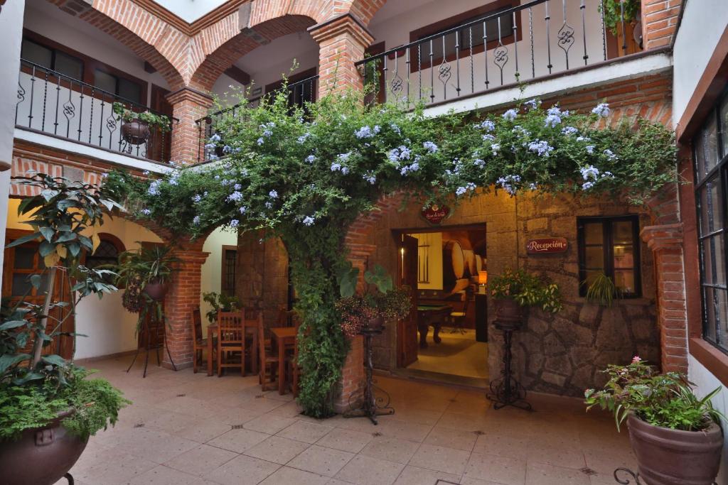 Budova, kde se hotel nachází