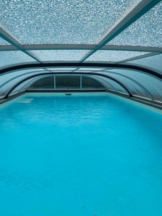 Bazén v ubytování Tünde NENE Apartman nebo v jeho okolí