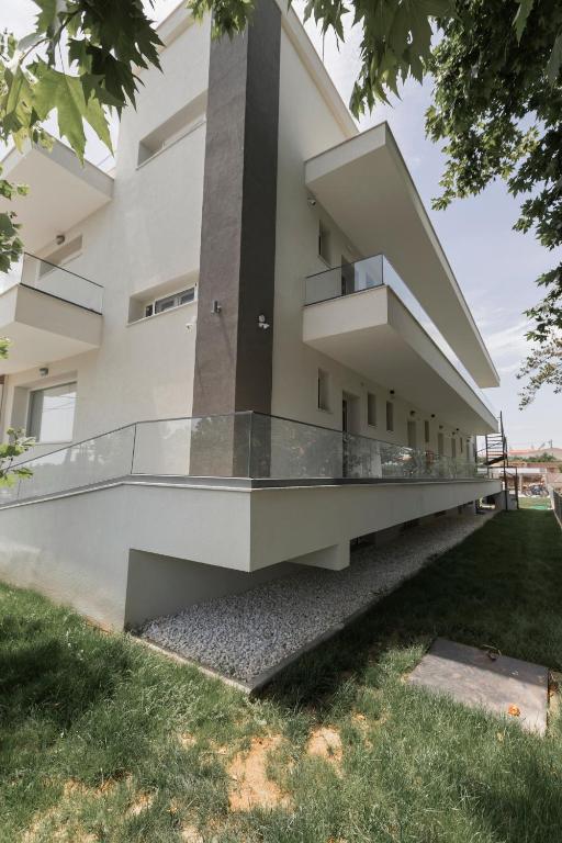 Budova, kde se aparthotel nachází