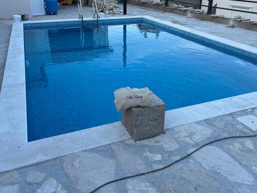 La alberca dentro o cerca de Villa Tunaj new Pool and BBQ