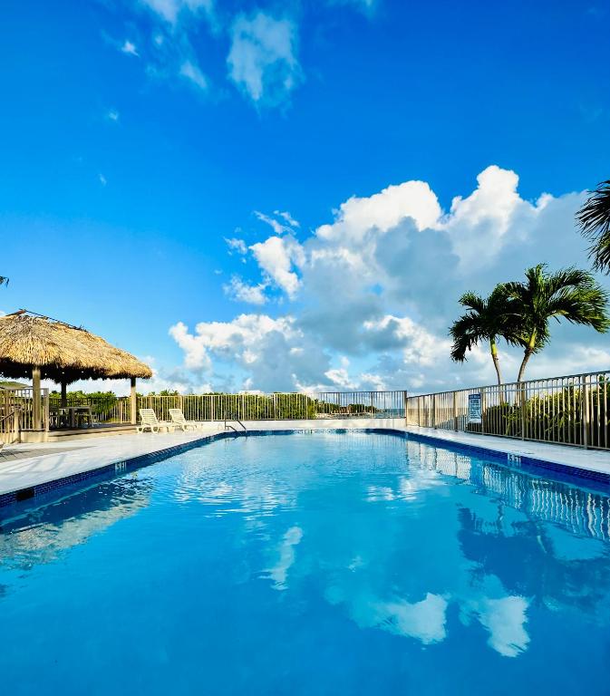 Ragged Edge Resort & Marina photo