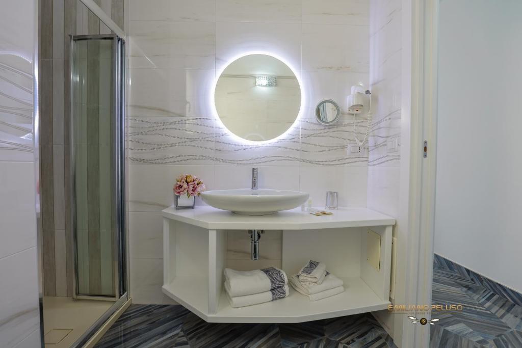 A bathroom at Casa Alfieri"rooms and Apartments"