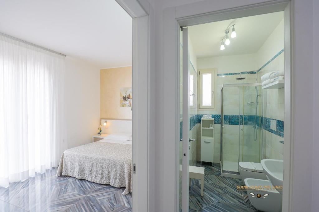 A bathroom at Casa Alfieri"rooms and Apartments"