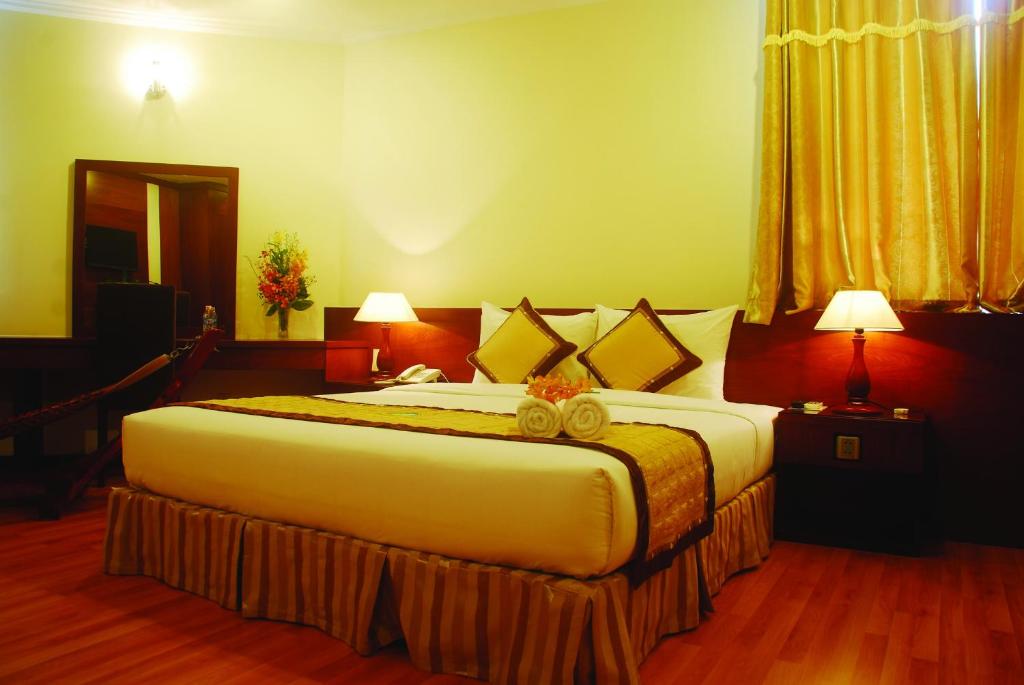 Hau Giang Hotel - Double Room