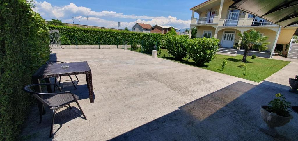 Cozzy apartment near the Aiport Podgorica - 14