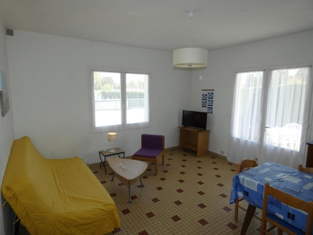 Fotografia z galérie ubytovania Appartement T2, 5 pers, à 10 min de la plage, terrasse, parking, animaux acceptés - Notre-Dame-de-Monts - FR-1-540-237 v destinácii Notre-Dame-de-Monts