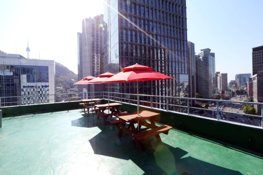 สระว่ายน้ำที่อยู่ใกล้ ๆ หรือใน 57 Myeongdong Hostel