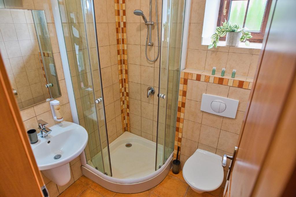 Koupelna v ubytování Hotel U Lípy