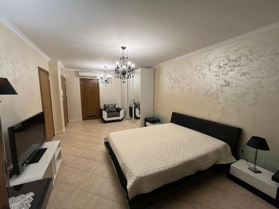 Postel nebo postele na pokoji v ubytování 1 Apartment Verano Del Mar Sozopol