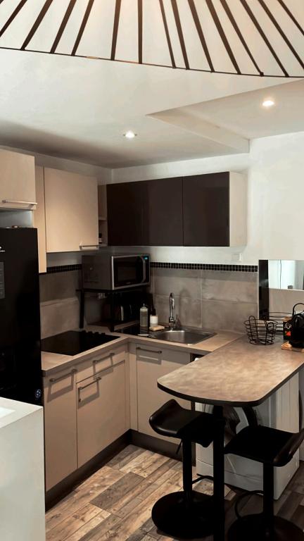 Fotografia z galérie ubytovania Charmant appartement Hyper-Centre v destinácii La Rochelle