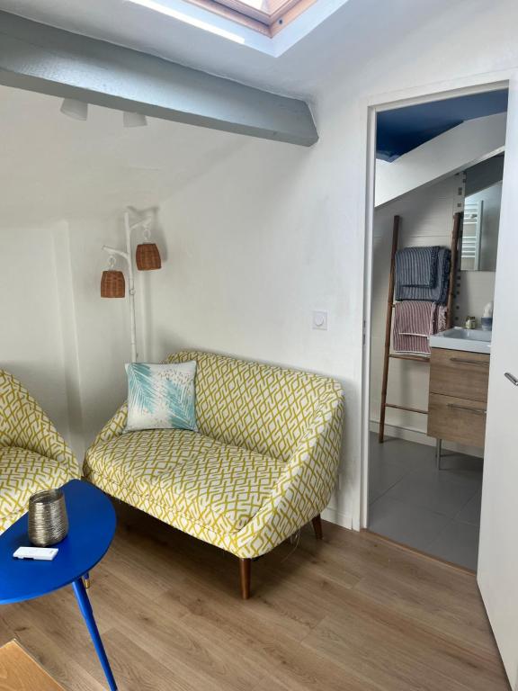 Posezení v ubytování Hôtel Eden - La Baigneuse