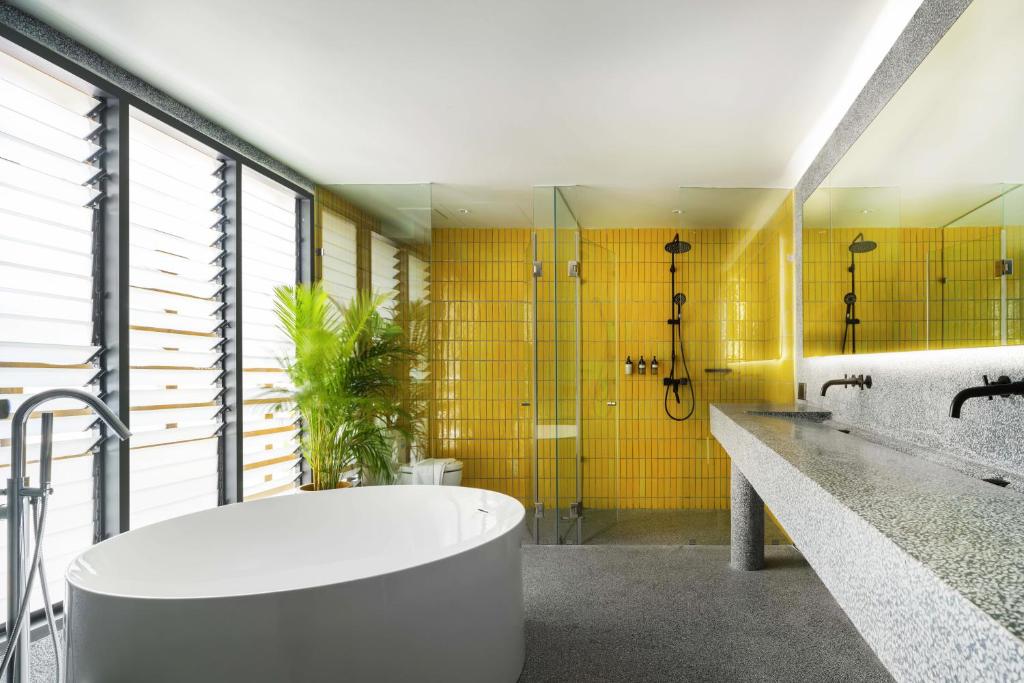 
Studio with Spa Bath
