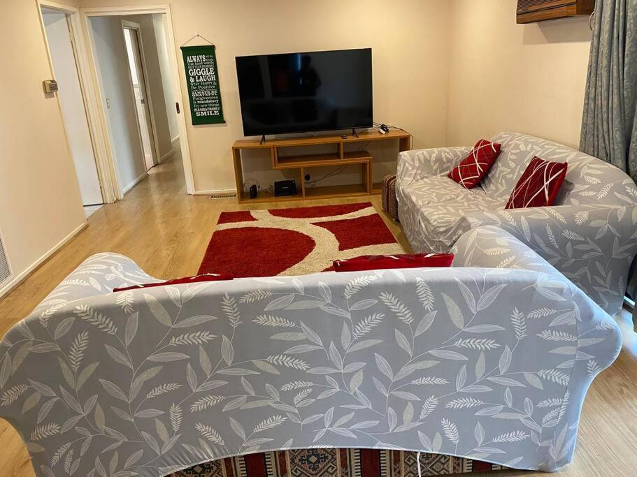 Family home close to Knox City & Dandenong Ranges, Wantirna South