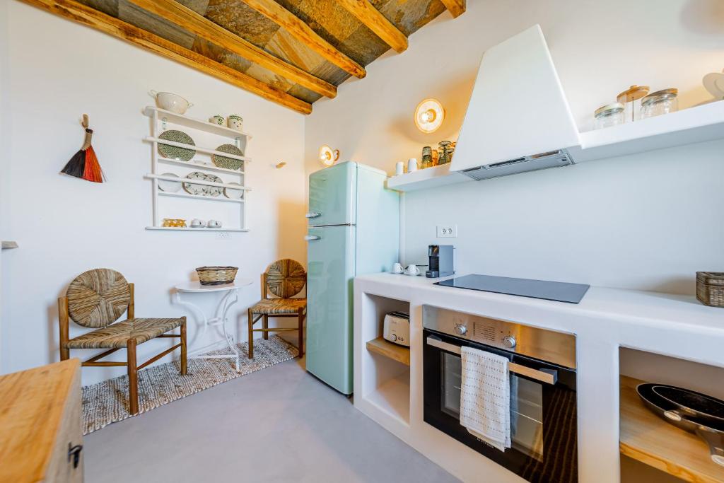 Köök või kööginurk majutusasutuses Makarias Traditional Luxury Villas