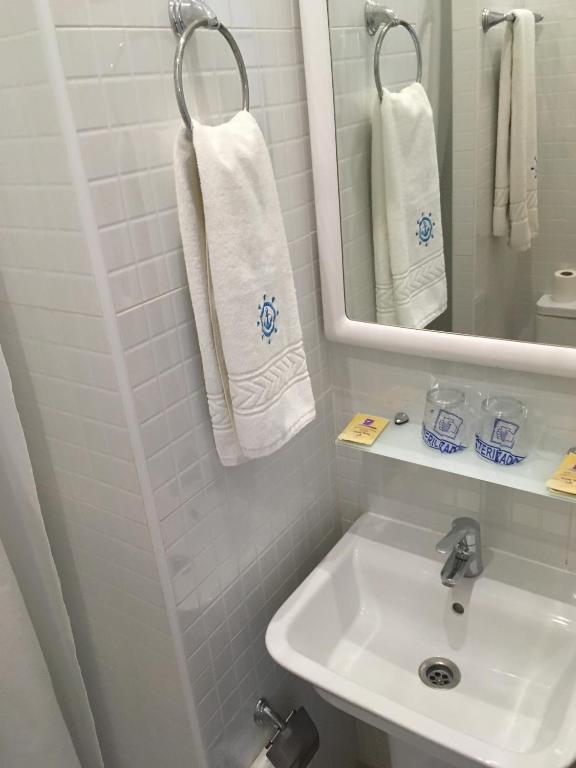 Un baño de Hotel Marítimo Urban