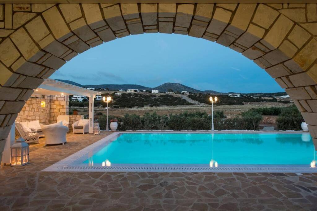 Bazén v ubytování Villa Dionysos in Aliki nebo v jeho okolí
