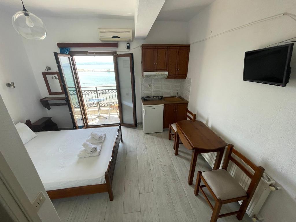 Delfinia Studios - Deluxe Double Or Twin Room With Sea View