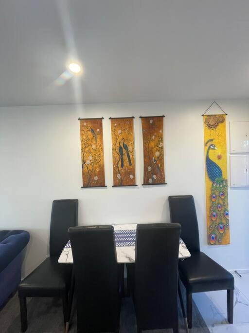 CBD 2 Bedroom Parkside Living By Hagley with Free Parking - Resim 13