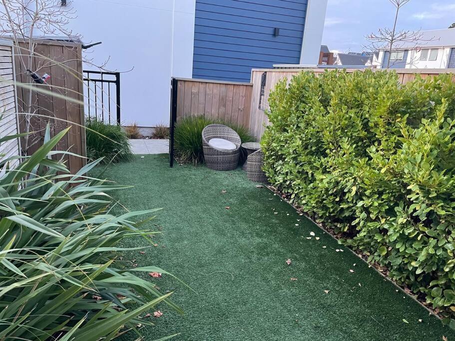 CBD 2 Bedroom Parkside Living By Hagley with Free Parking - Resim 17